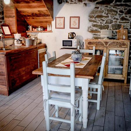 Chalet In Pietra E Legno Con Caminetto Inverso Pinasca المظهر الخارجي الصورة