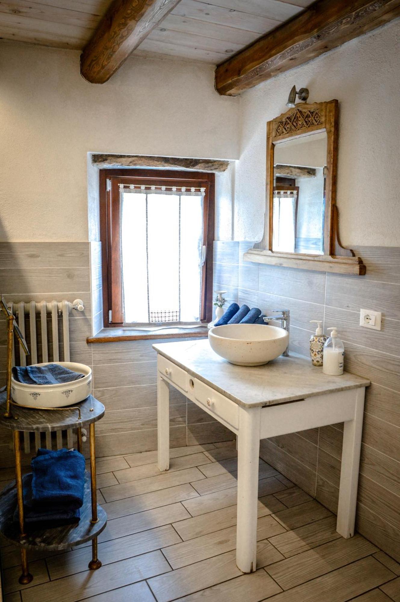 Chalet In Pietra E Legno Con Caminetto Inverso Pinasca المظهر الخارجي الصورة